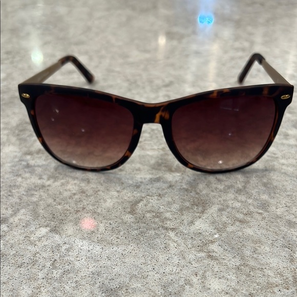 Tortoise Shell Sunglasses - Picture 4 of 5